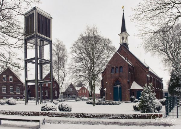 Schnee, Christuskirche - Leer (Ostfriesland) im Winter
