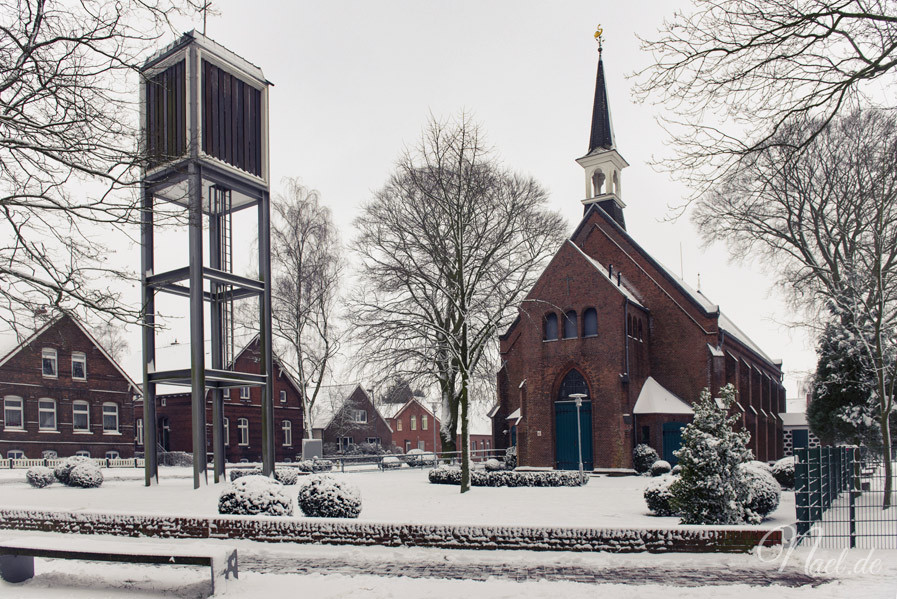 Schnee, Christuskirche - Leer (Ostfriesland) im Winter