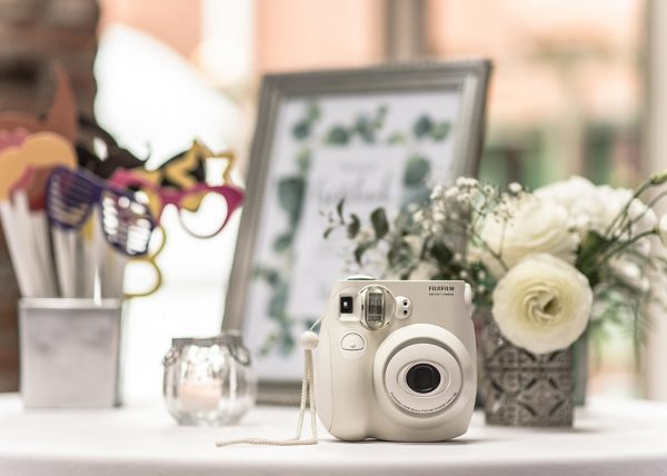 wedding-polaroid-photobooth